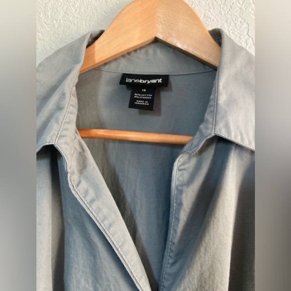 Lane Bryant Button Blouse Long Sleeve V Neck GRAY GUC Size 16 - Picture 3 of 7
